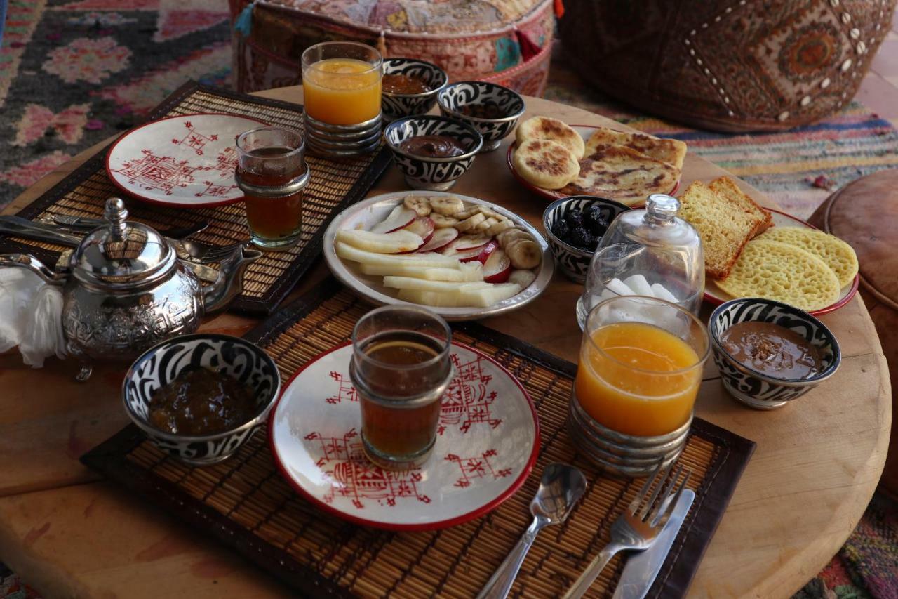 New Moon Couette-café